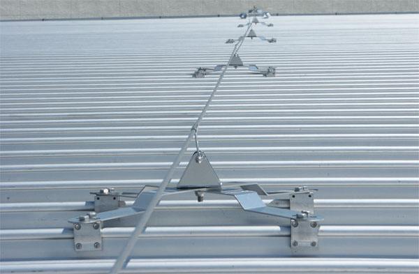 直立锁边高立边铝镁锰金属屋面系统防坠落装置